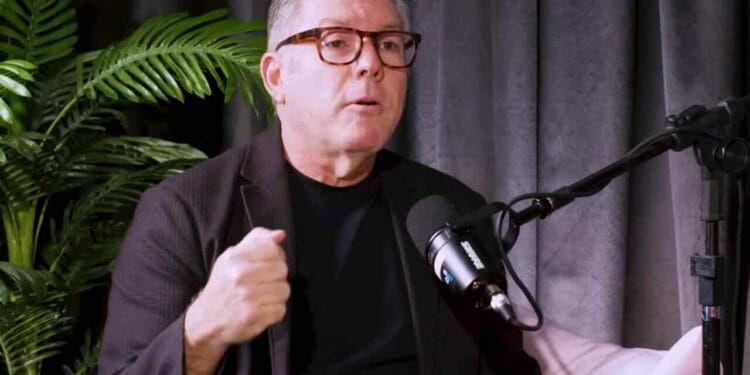 Ed René insiste na necessidade de atualizar a Bíblia para incluir gays