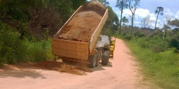 Encascalhamento em trechos da RO-420, sentido Jacinópolis é realizado pelo governo de RO