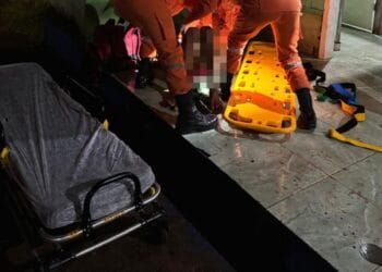 Durante discussão por causa de mulher homem é esfaqueado ficando com as vísceras expostas em Jaru, RO