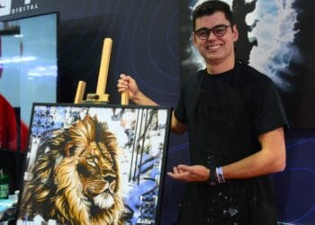 Pastor utiliza pinturas para proclamar o Evangelho: “Vem de Deus”