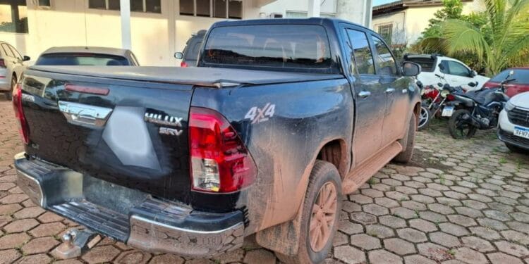 Caminhonete furtada de biomédica em Vilhena é recuperada pela Polícia Militar em lanternagem de Rolim de Moura