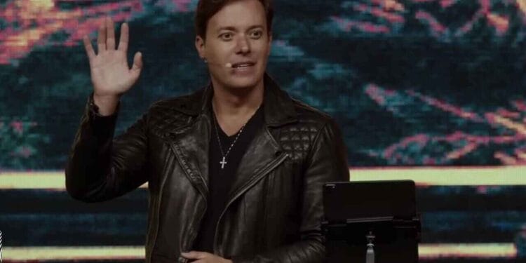 Inquérito contra André Valadão por homofobia é arquivado pelo MPF