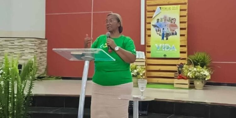 Mulher que perdeu família em chacina encontra consolo em Jesus: “Deus acalmou meu coração”