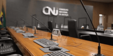 Juíza é penalizada por tentar evitar aborto de bebê após 5 meses de gravidez