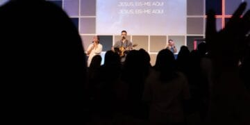 Com influência da cultura de oração coreana, missão em SP promove encontros de adoração