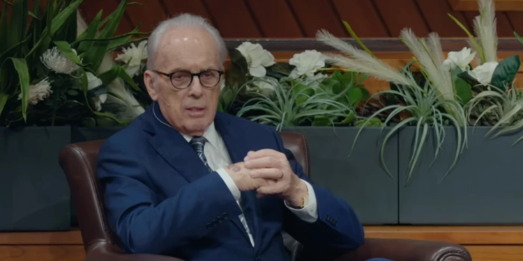 John MacArthur recebe alta após mais de um mês internado: ‘Continuem orando’