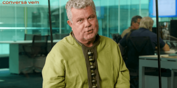 ‘Escola de samba é macumba, gostem ou não’, diz carnavalesco Milton Cunha