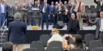 Tensão na AD Santo André aumenta e fiéis paralisam culto em protesto contra o novo presidente