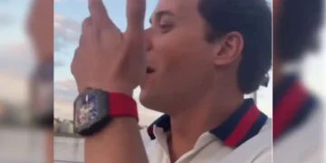 André Valadão usa relógio de R$ 1,5 milhão