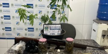 CACOAL: POLÍCIA MILITAR APREENDE DROGAS E ARMA DE FOGO