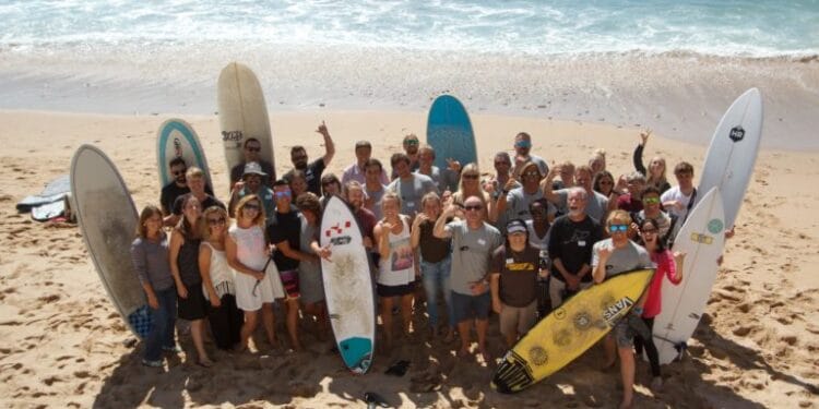 Evangelismo com surfistas une esporte à fé: ‘O Senhor no mar’