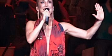 Após polêmica com Claudia Leitte, vereador propõe lei contra “cristofobia”