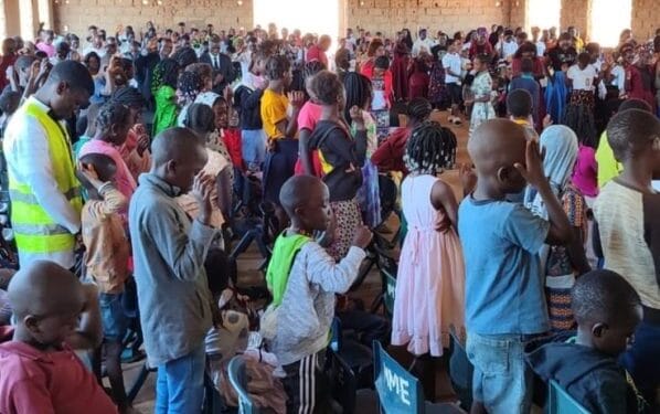 “Crianças na África estão levando seus pais a Jesus”, conta pastor