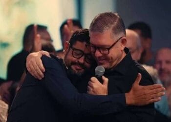 Defensor da “atualização” da Bíblia, pastor Ed René Kivitz anuncia seu novo sucessor