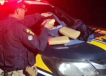 Em Guajará-Mirim, PRF prende passageiro de ônibus transportando Maconha