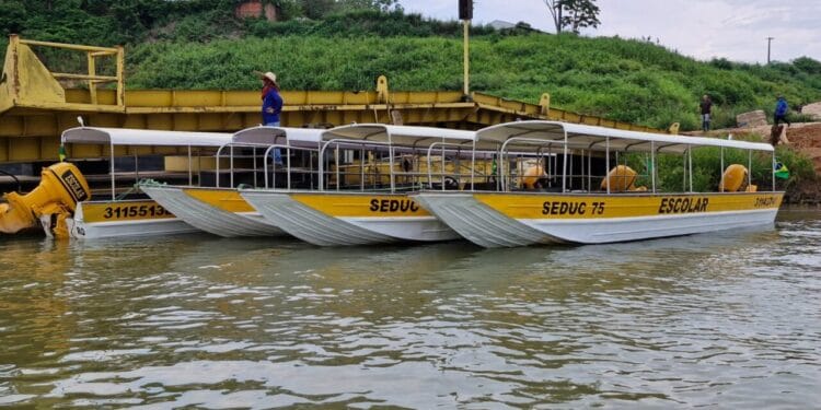 Governo de RO garante transporte fluvial para estudantes ribeirinhos no Baixo Madeira