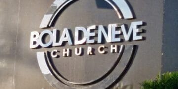 Igreja Bola de Neve comprou casa de R$ 5 mi para irmã do apóstolo Rina, dizem ex-pastores