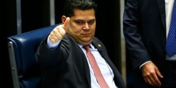 Veja quem deve presidir as comissões do Senado