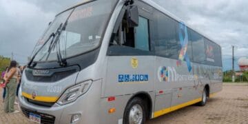 A Prefeitura de Porto Velho realiza a entrega do pioneiro ônibus acessível em Rondônia