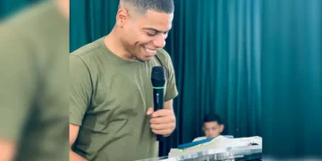 Pastor Vitor Oliveira levanta suspeitas de separação