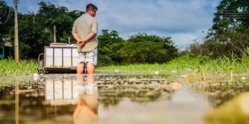 Orientação sobre riscos da leptospirose em dias chuvosos é repassada à população pelo governo de RO
