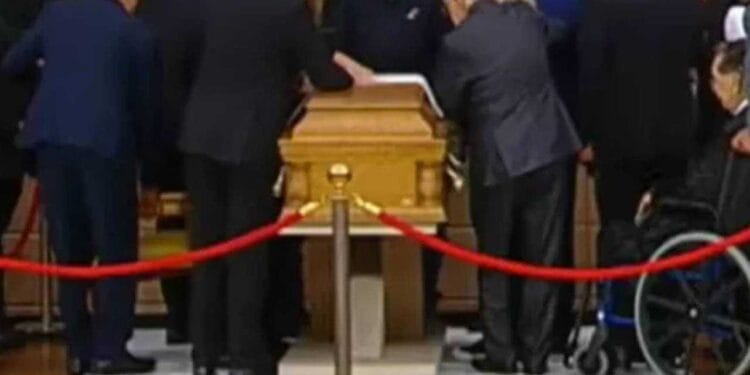 Milhares de fiéis se despedem da bispa Keila Ferreira em culto fúnebre no Brás