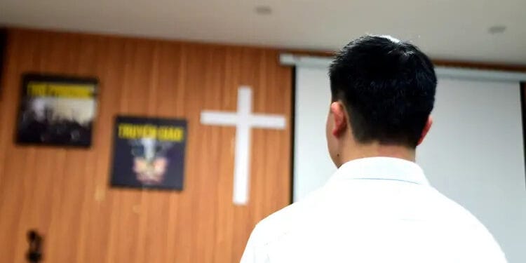 Pastor é preso sob acusação de espalhar “propaganda antiestatal” no Vietnã