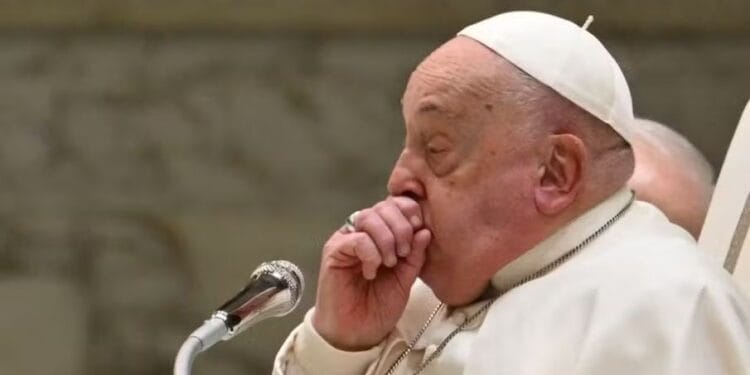 Vaticano diz que papa teve longa crise de asma: ‘Condição crítica’