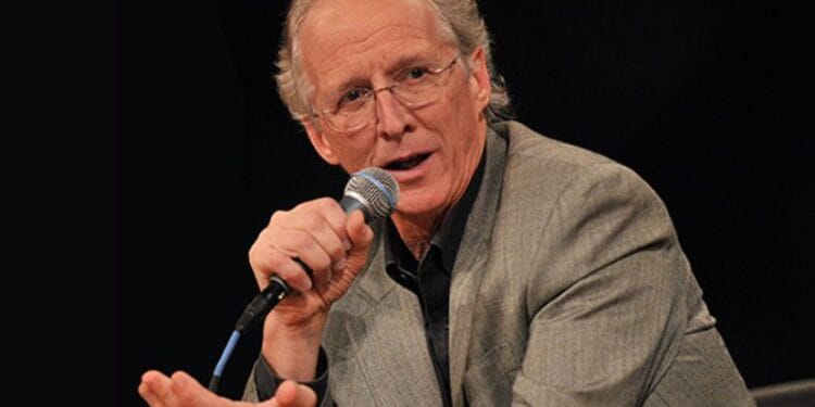 Pastor que usa ChatGPT para sermão deve avisar fiéis, diz Piper