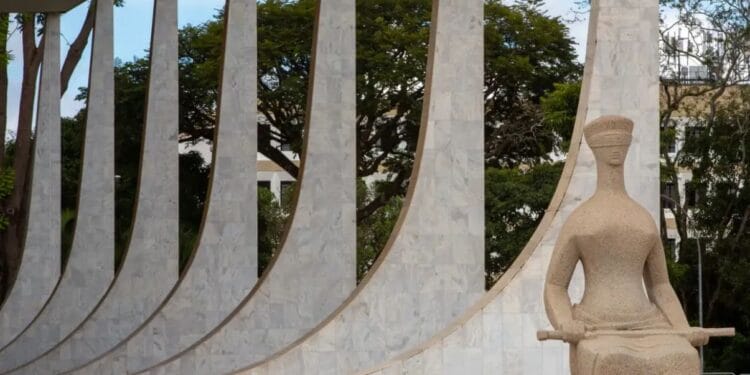 STF rejeita recursos contra decisão que liberou porte de maconha