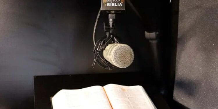 Brasileiros se emocionam ao gravar Bíblia em áudio que reúne sotaques de todo país