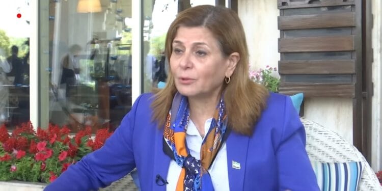 Governo da Síria nomeia uma mulher cristã como ministra pela primeira vez