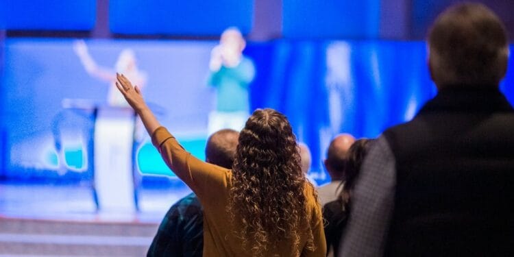 Pesquisa: Cerca de 50% das igrejas dos EUA registram crescimento após a pandemia