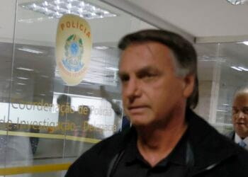 Bolsonaro indica Tarcísio, senadores e militares como testemunhas no STF