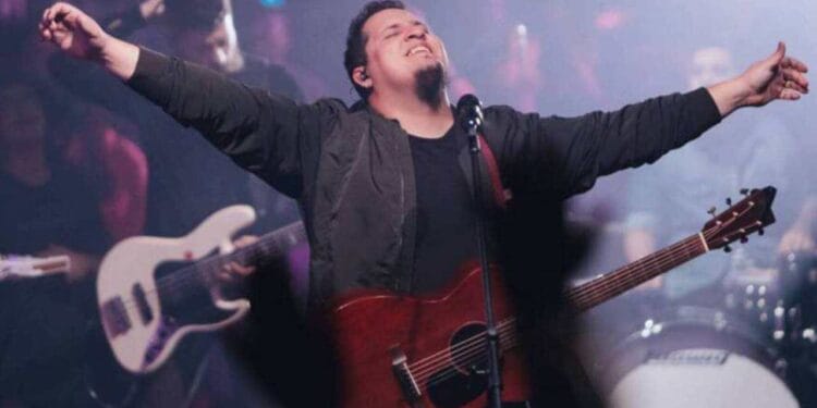 Cantor gospel revela abuso sofrido aos 13 anos: “Desgraçou minha vida”