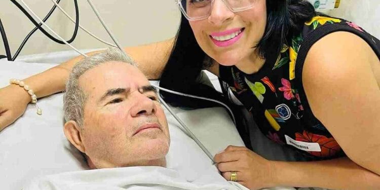 Fernanda Brum compartilha foto no hospital e atualiza estado de saúde do pai