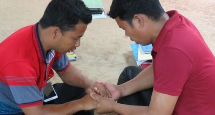 Cristão perde o emprego por perseguição em Bangladesh