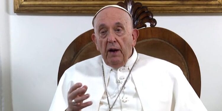 Papa autoriza reformas na Igreja Católica que inclui LGBT+