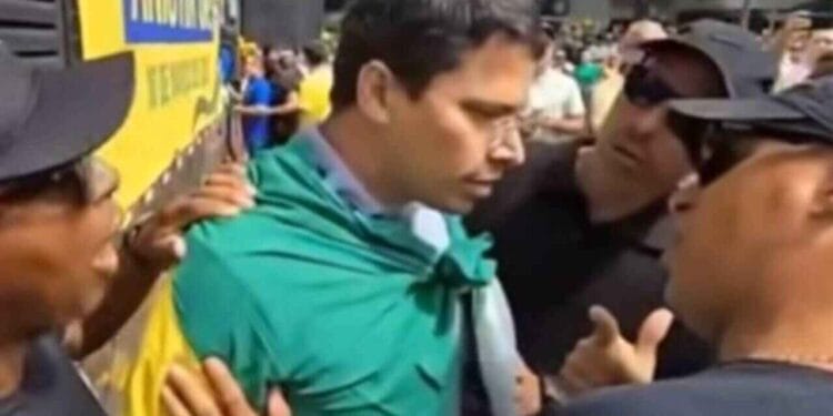 Pastor protagoniza confronto com seguranças em ato de Bolsonaro no Rio de Janeiro