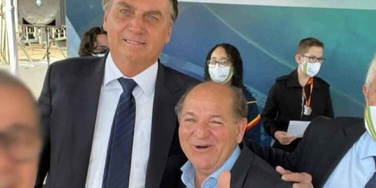 Saiba quem é o missionário que assumirá o mandato no lugar de Eduardo Bolsonaro