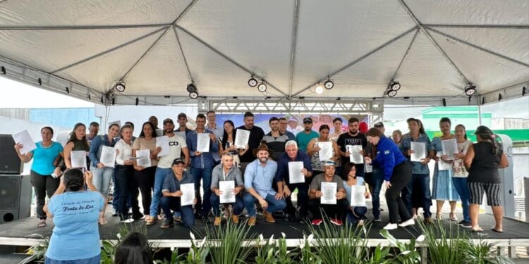 Agricultura – Contratos de crédito fundiário são entregues pelo governo de RO e impulsionam desenvolvimento rural em Vilhena – Governo do Estado de Rondônia