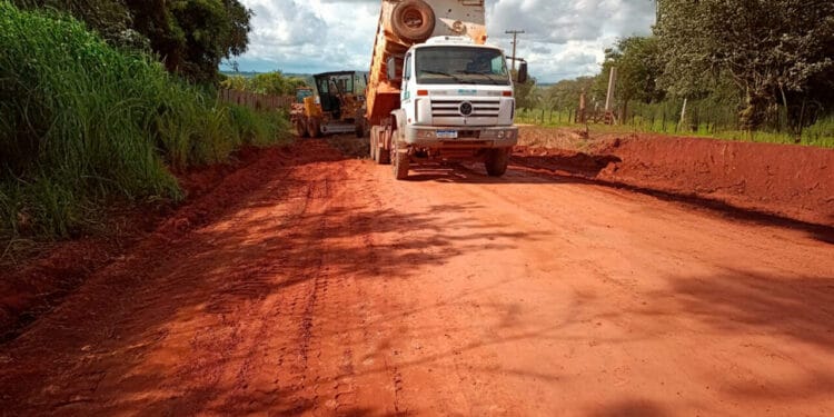 Estradas, Transportes, Serviços Públicos – Recuperação na Rodovia-370, sentido Vila Bosco no Cone Sul é intensificada pelo governo de RO – Governo do Estado de Rondônia
