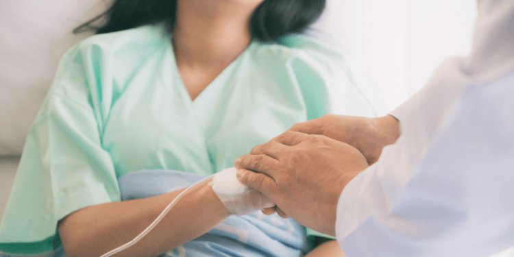 mulher desiste de aborto ao se render a Jesus