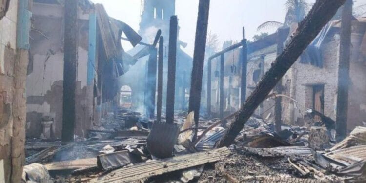 ditadura incendeia catedral em meio a ataques a cristãos