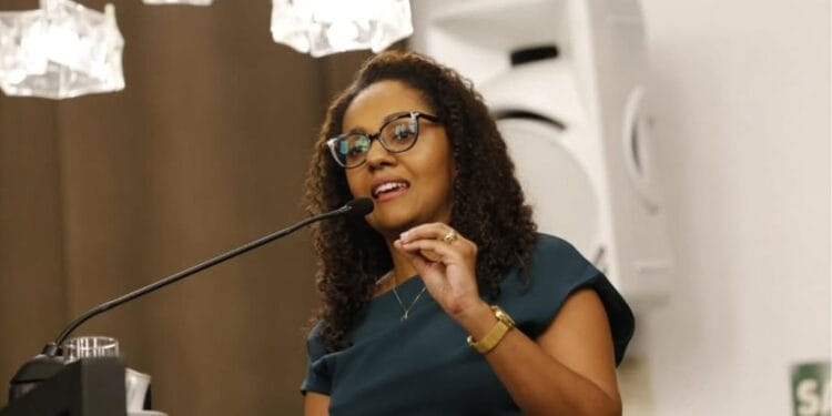 Comissão de Educação terá Sonaira Fernandes na presidência