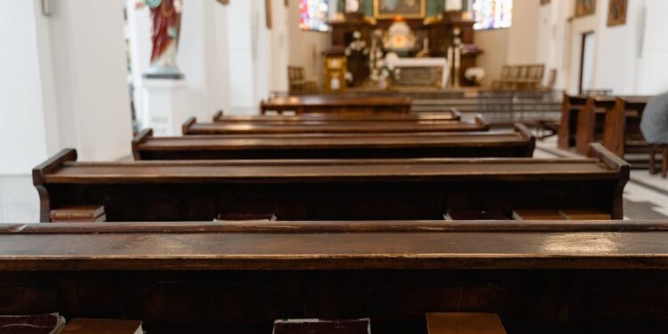 Perda de fiéis para denominações evangélicas é um dos desafios da Igreja Católica