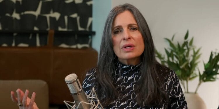 Lisa Bevere sobre desconstrução da feminilidade: ‘Há uma guerra espiritual pelas mulheres’