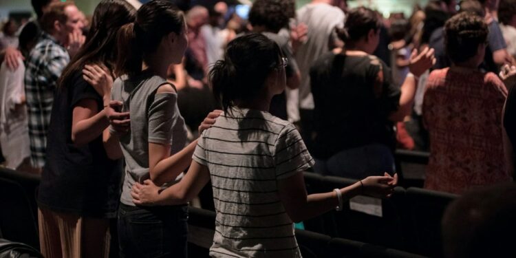 Austrália proíbe orar por pessoas que querem deixar a homossexualidade