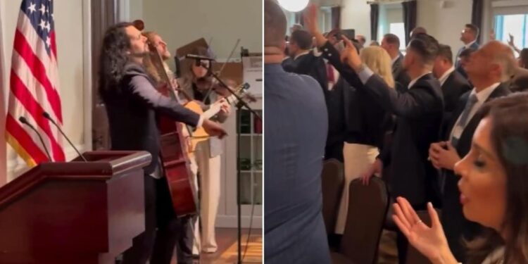 Mais de 90 líderes cristãos louvam na Casa Branca: “Teu nome é sobre todos os tronos”