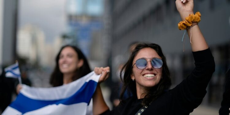 Brasil: Projeto de lei define antissemitismo e proíbe negação do Holocausto